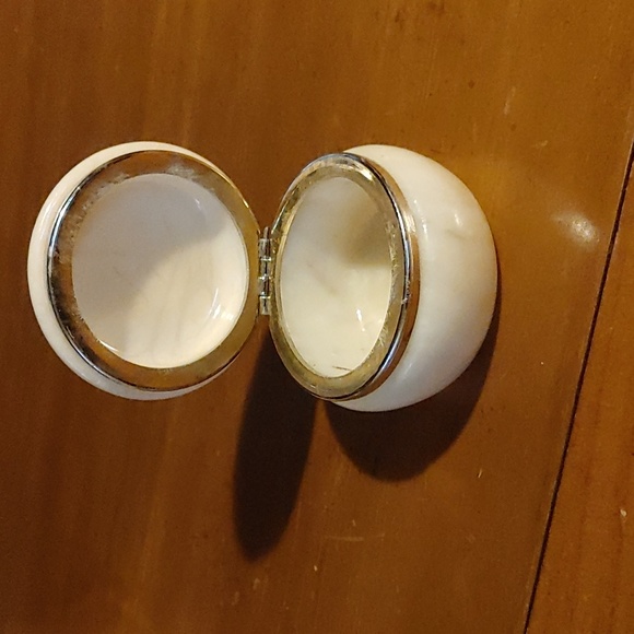 Trinket storage case - Picture 2 of 5